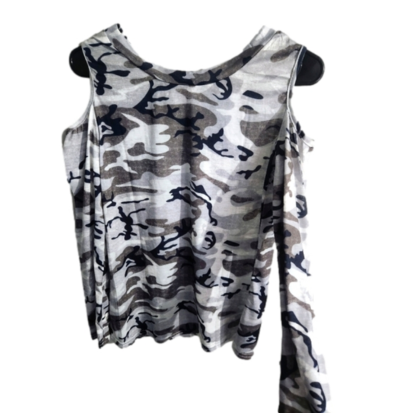 402 & Beyond Tops - NWT Boutique Cold Shoulder Camo Top - Long Sleeve